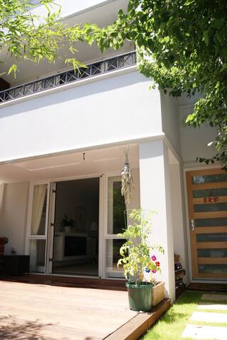 Mediterranean Townhouse in the heart of it all. gallery image 3