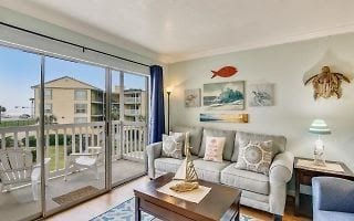 Otvoreni dnevni boravak s pogledom na bazen i izravno preko puta Meksičkog zaljeva.
Prekrasan pogled na zaljev 