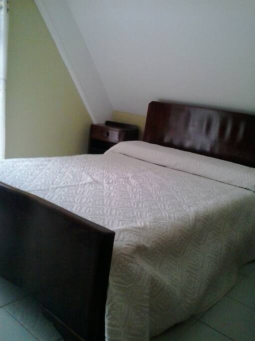 habitación 1 (en segundo piso) con balcón.