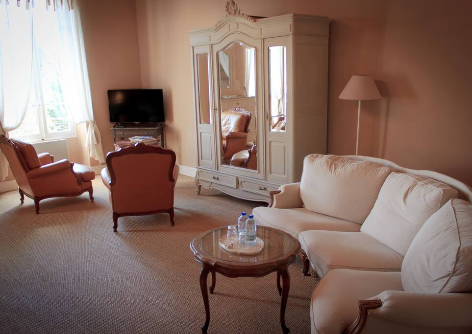 LE SALON DE LA SUITE TOP TOWER
