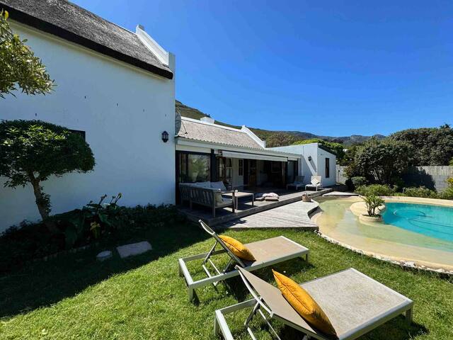 Family Beachhouse Noordhoek Cape Town gallery image 5