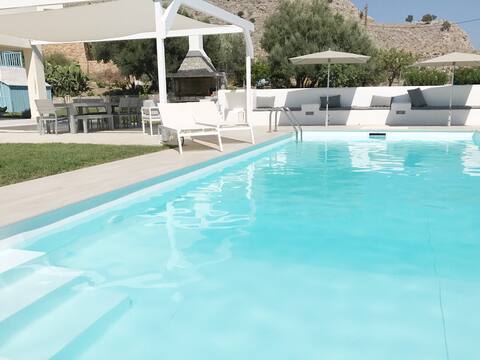 Family Villa NIKOS sea view&heatable pool! Luxury
