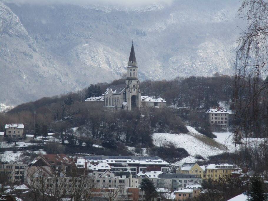 La basilique de la Visitation sous la neige