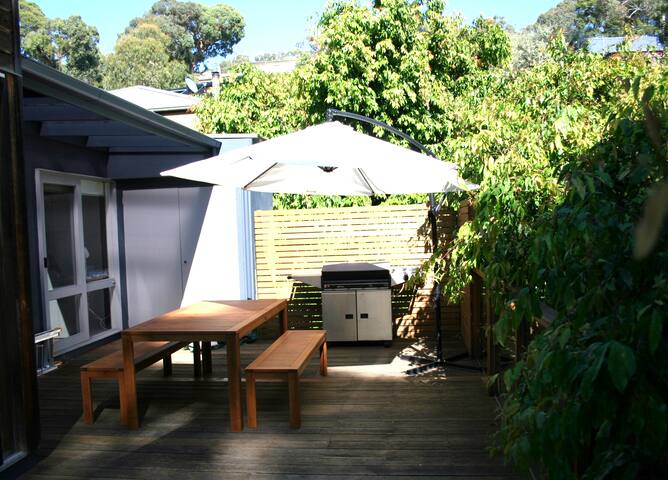 Beautiful central Lorne home. gallery image 5