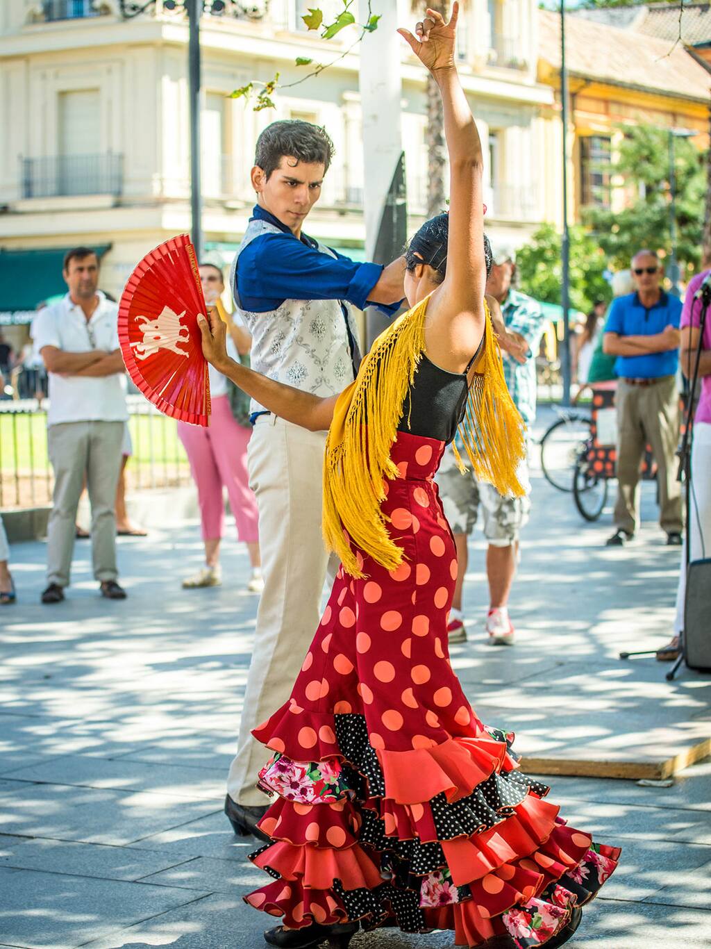 街头弗拉门戈 邂逅艺术的巨大感染力 塞维利亚旅游攻略 尽在airbnb爱彼迎