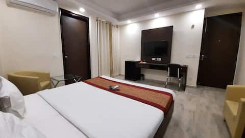 Rooftop with Rooms for get together in  Gurgaon