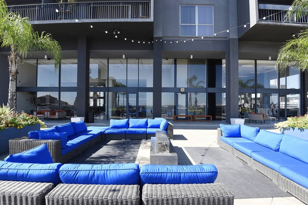 Rooftop Lounge