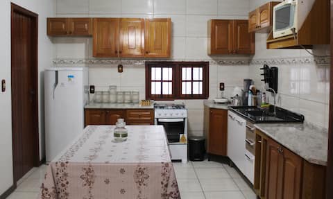 Top Airbnb: Full House in Townhouse in Porto Alegre