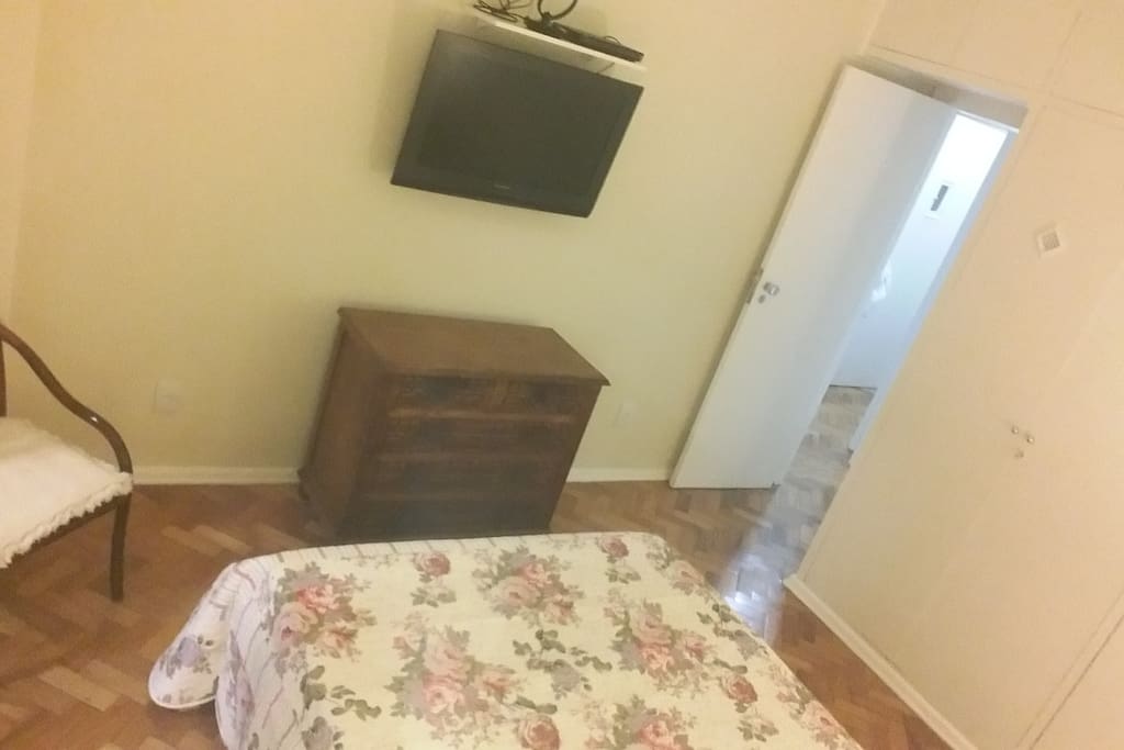 Double room with total privacy , flat screen TV com AR condicionado