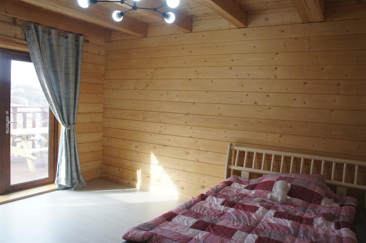 Izba na prvom poschodí 3