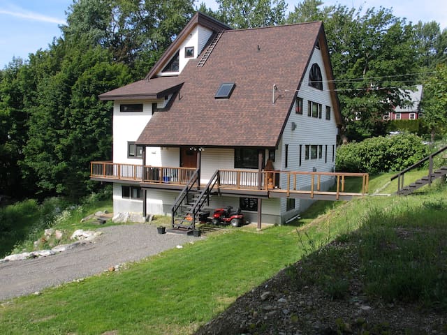 Large private house in Rossland
