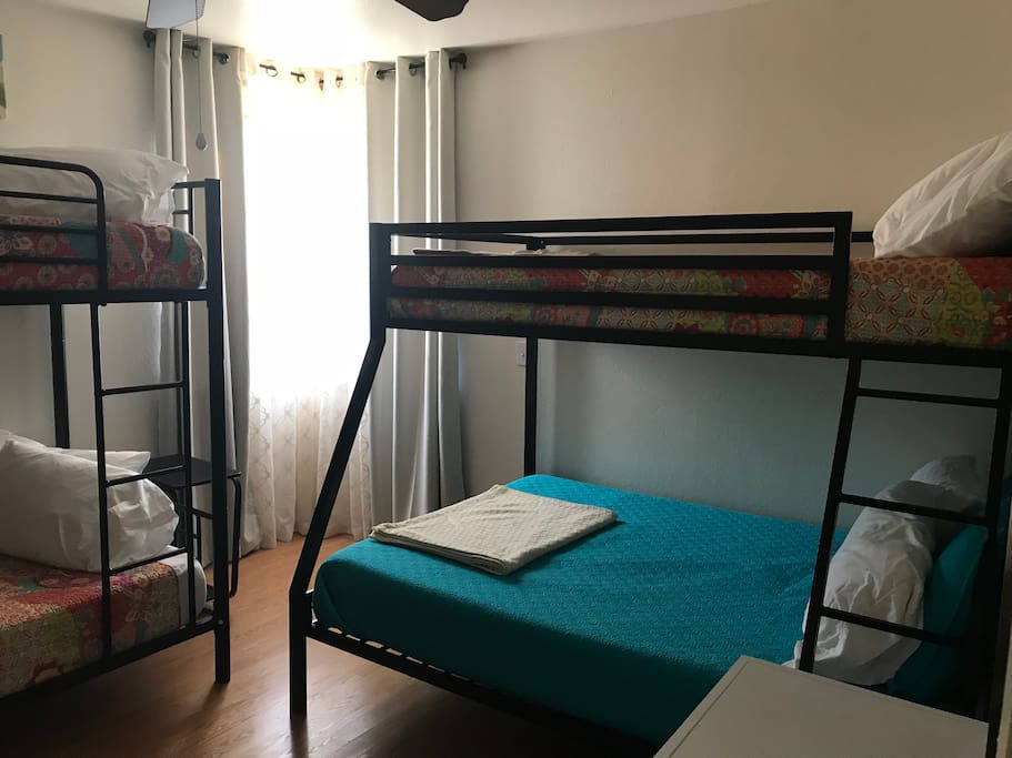 1 set of bunk beds