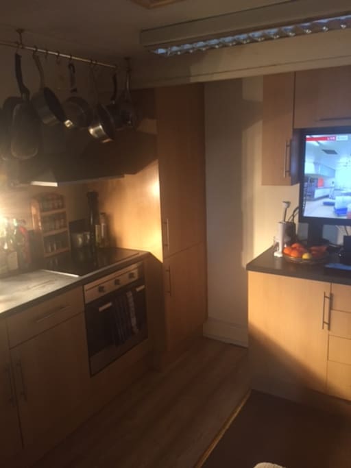 fully equipped kitchen