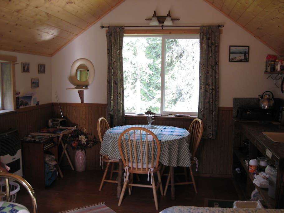 Small dining with a cook top & sink