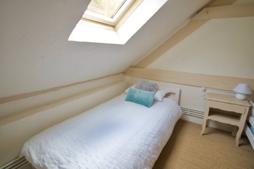 Triple bedroom