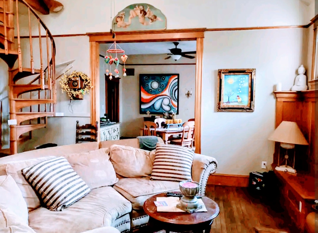 Historic 3BR Retreat • Porch, Pines & Lush Yard - Houses for Rent