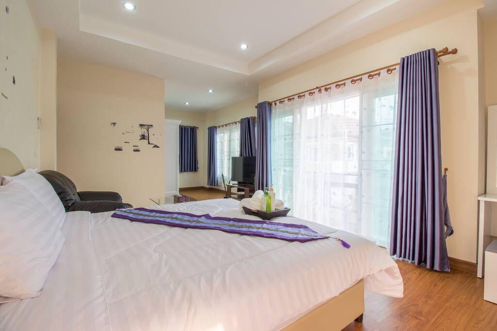 Room: M1 HOME #BedandBreakfast
Bed type: King Bed sized
For 2 persons
Bathroom: Bathtub & Shower
Facilities: Balcony
Massage Bed
Android TV
Air Conditioning
Hair Dryer
Outdoor Activities: Outdoor Swimming Pool
Fitness room
Price: 1200 baht/night for 2 persons with Breakfast
Add fee for extra bed
Motorbike for rent: 200-250 baht/day
***New opening: Pick up from Airport as complimentary***
