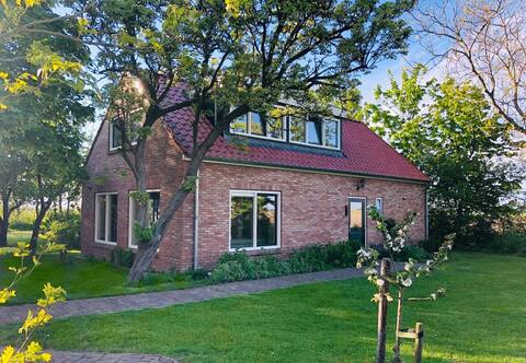 Unique 10 person Farm Lodge at 'Hoeve Vianen'