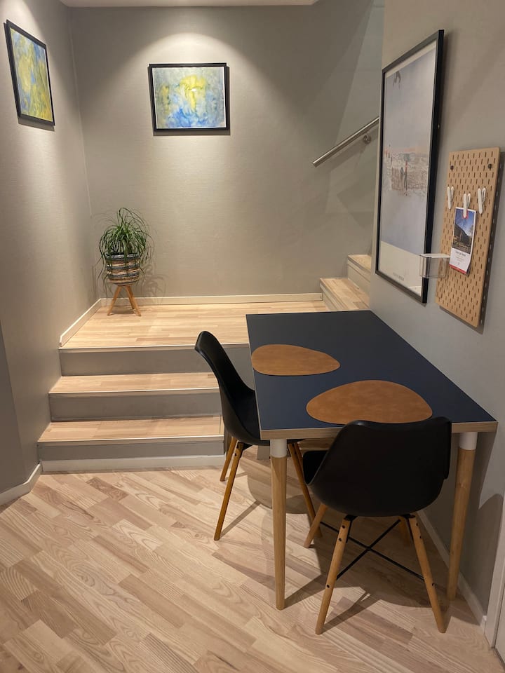 Apartment 10 min from city center, free parking.