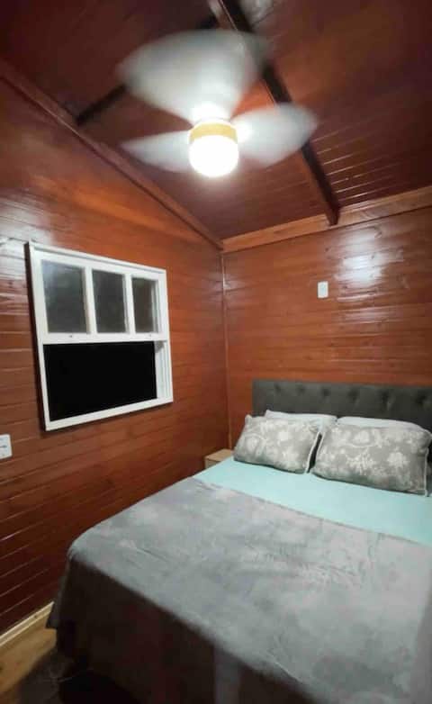 Successful Airbnb property: Nice cottage with pool and sunset on the lagoon in Balneário Pinhal