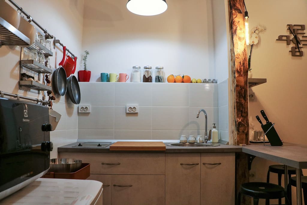 Kitchen/Stovetop, Sink, Dining Area