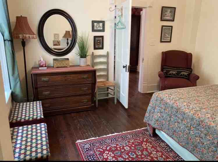 Queen bedroom 1

Plenty of luggage benches + a 2 phone charging outlets …near the headboard.  