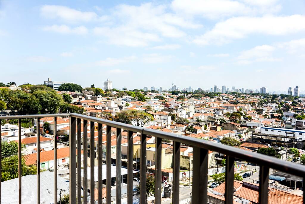 Vista para o bairro de Moema e Planalto Paulista e belos pores do sol