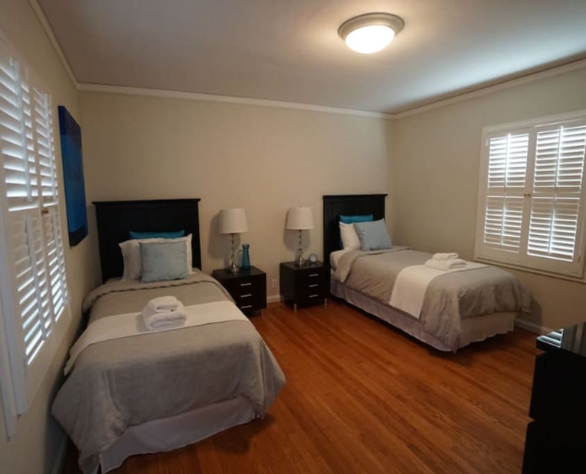 Fresh sanitized towels, sheets and pillows every new Airbnb guests.