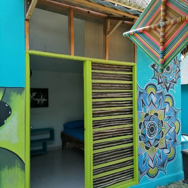 Soba za dvoje sa zajedničkom kupaonicom!