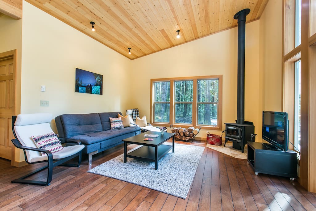 Modern Mt. Baker Glacier Cabin Houses for Rent in Deming