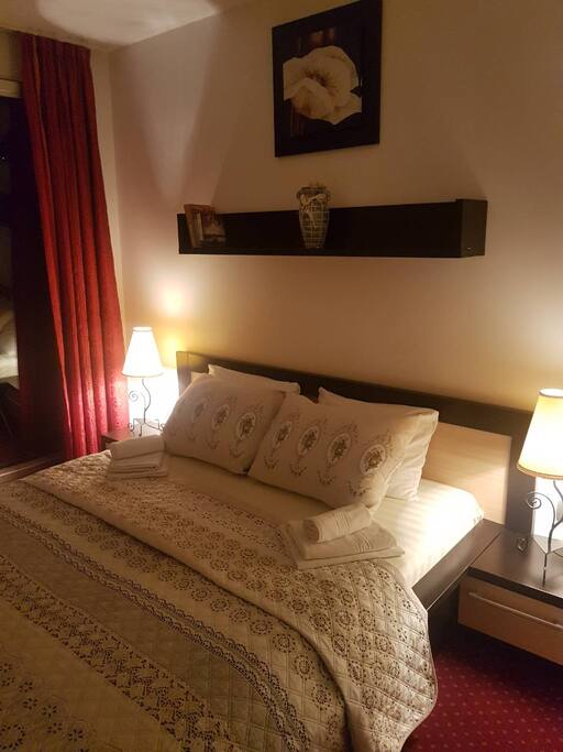 Queen Size Bed in Bedroom