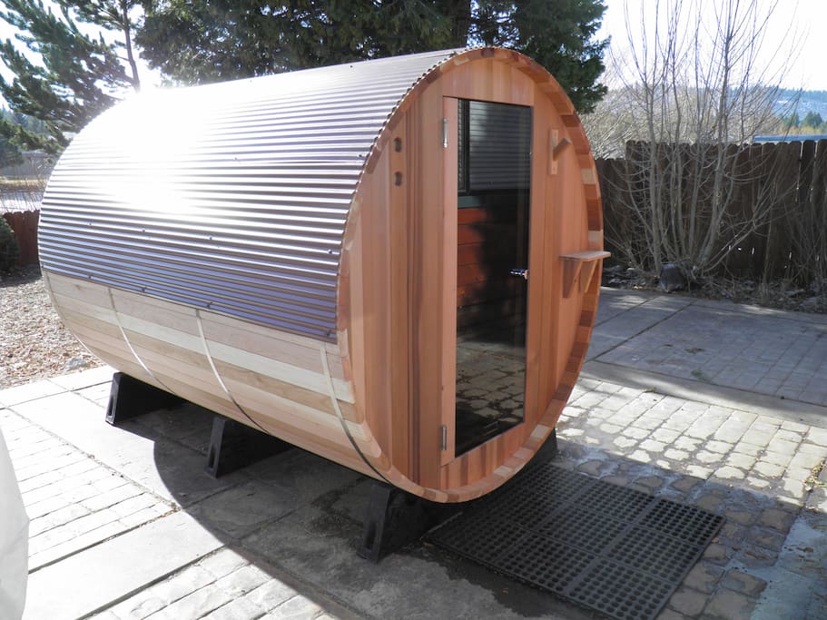 sauna for up to 6 people