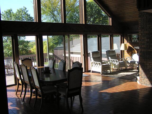 EAGLE HAVEN-Large Private Home Scenic River Views gallery image 3