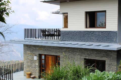 Stunning sunsets, 2 Rooms + bfast, access to Villa