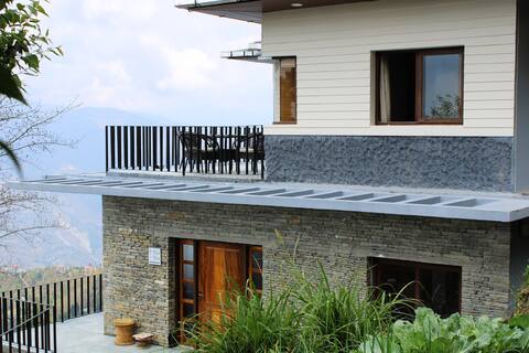 Stunning sunsets, 2 Rooms + bfast, access to Villa