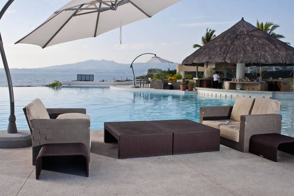 One of two pools, swim up bar