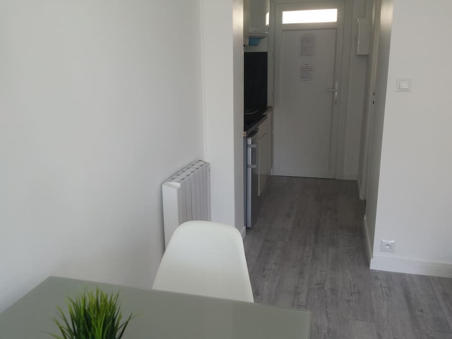 Sur cette photo on voit l'entrée du studio