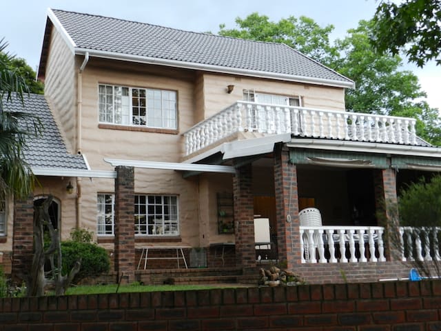 Scenic area near town center. 2 rooms