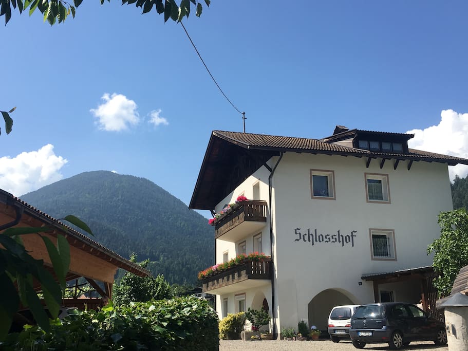 Schlosshof