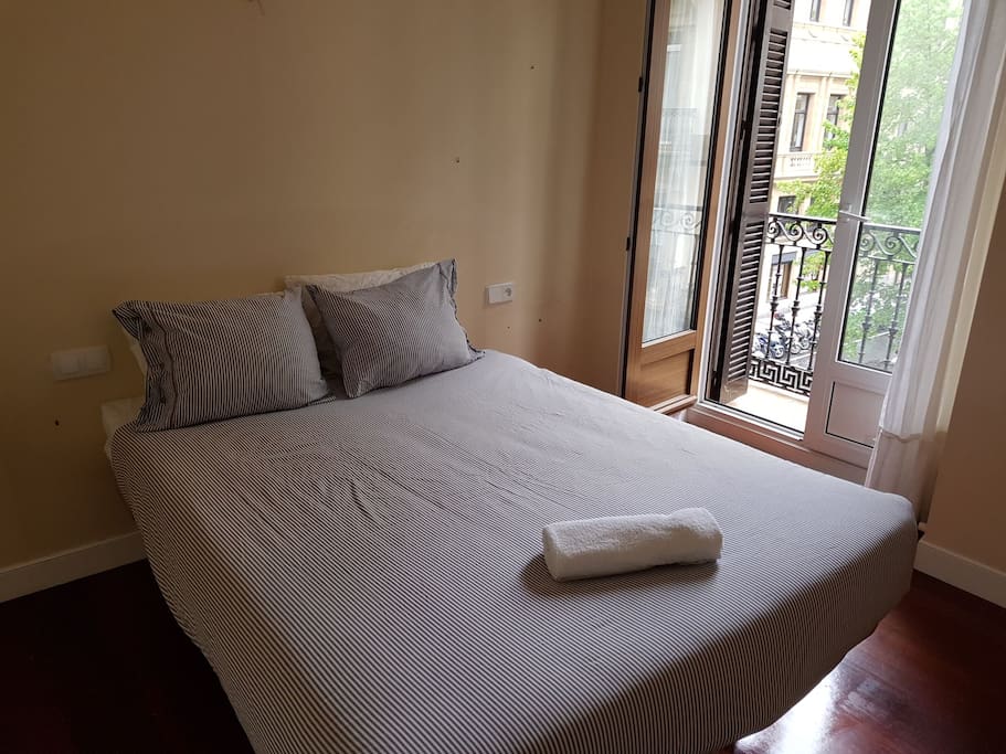 Double bed in main bedroom