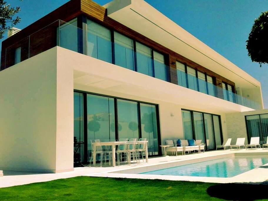 Bedroomed Villas Near Faro Bedroomed Villas Near Faro