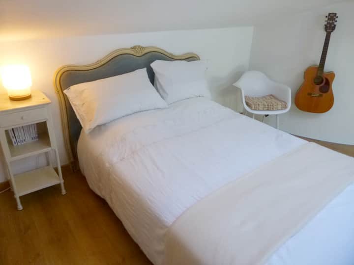 Bedroom 3, “Barock” Air conditioning and gentle ventilation, blind, and solar roller shutter