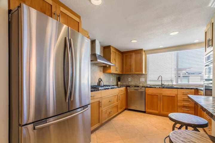 Mission Beach Front, Sunset/Rise Views, 5 Patios gallery image 5