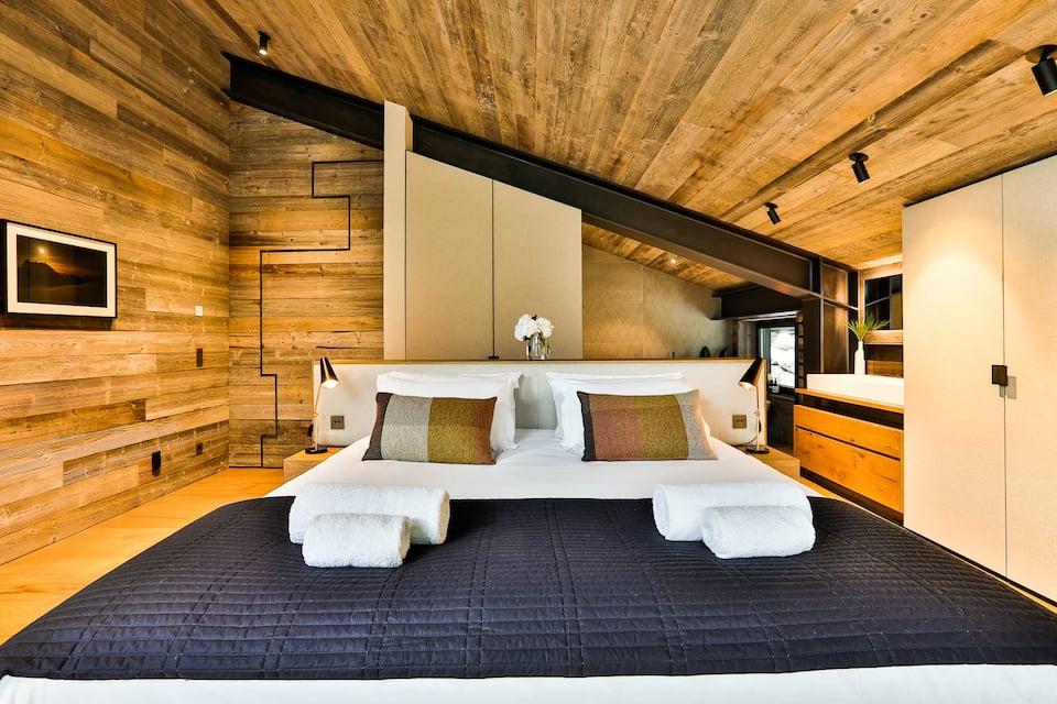Chalet on the Rocks, above Chamonix, Chamonix, Auvergne-Rhône-Alpes, France, photo 8 of 10