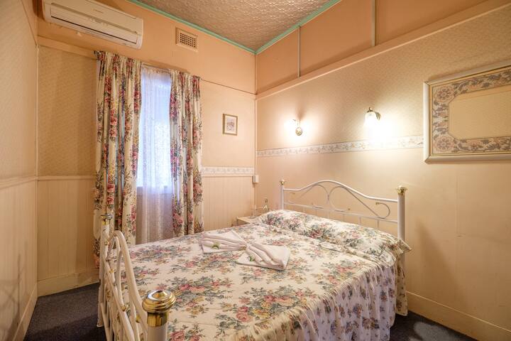 Annies House for only you ie NO OTHER GUESTS :) gallery image 3