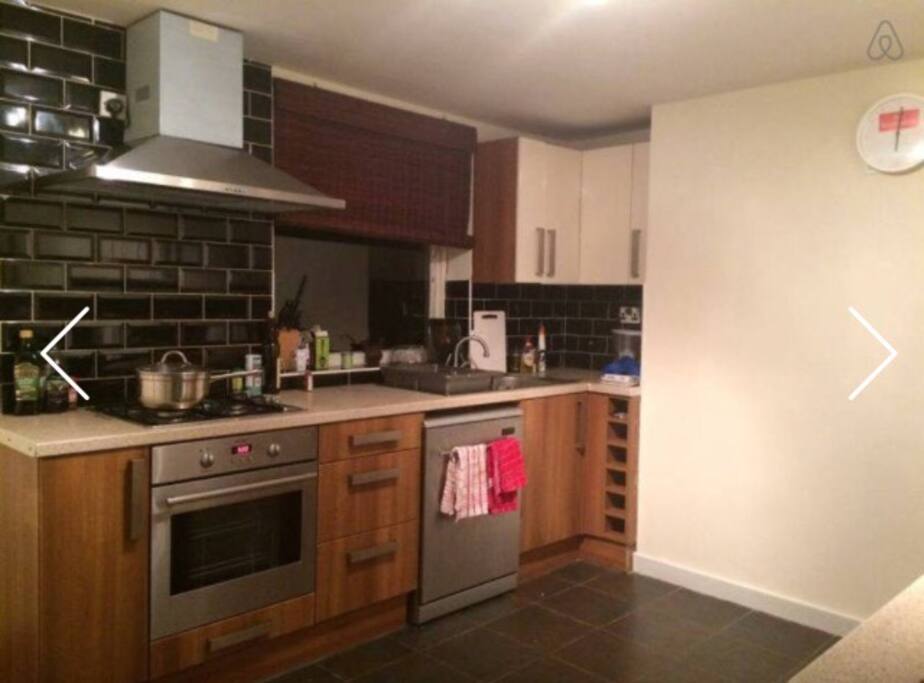 great location & super friendly housemates!