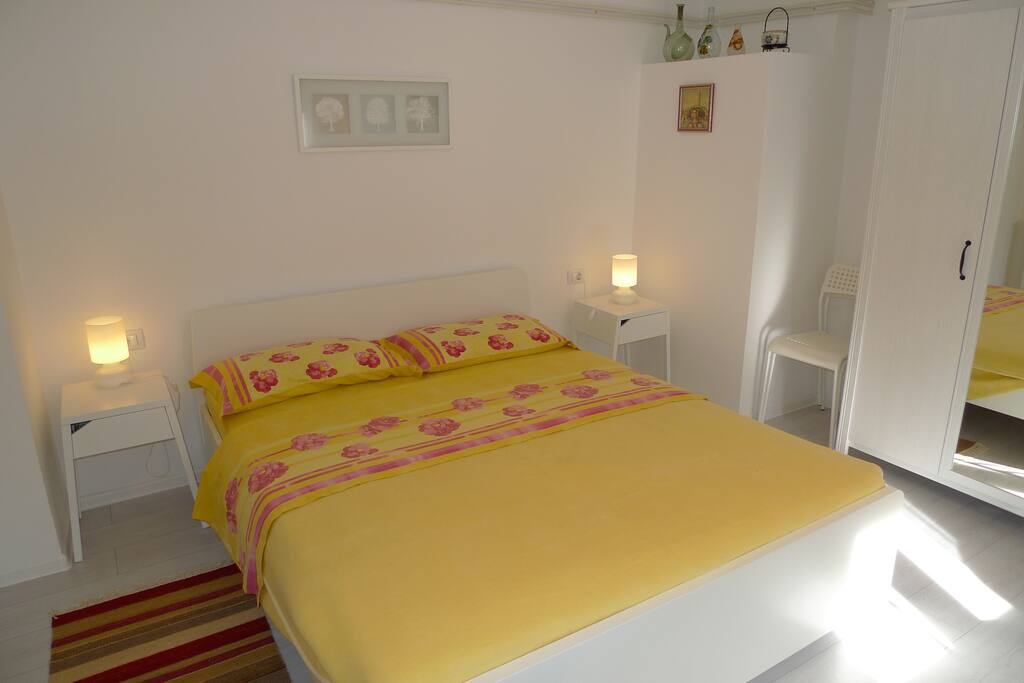 The sleeping room.