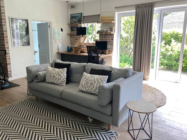 Beautiful spacious family home in prime location gallery image 4