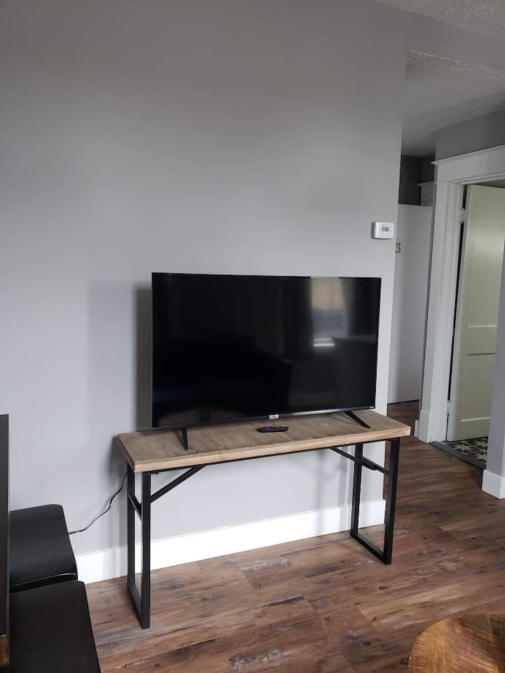 2 Bedroom Trendy Flat Close To Downtown! - Grand Rapids, MI