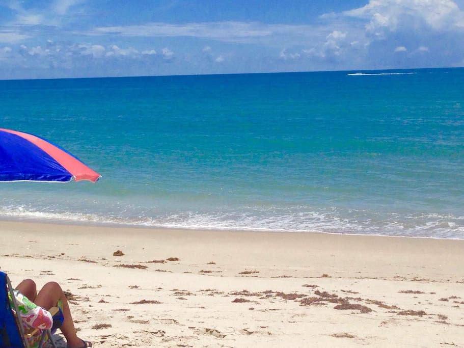 Private neighborhood beach !!